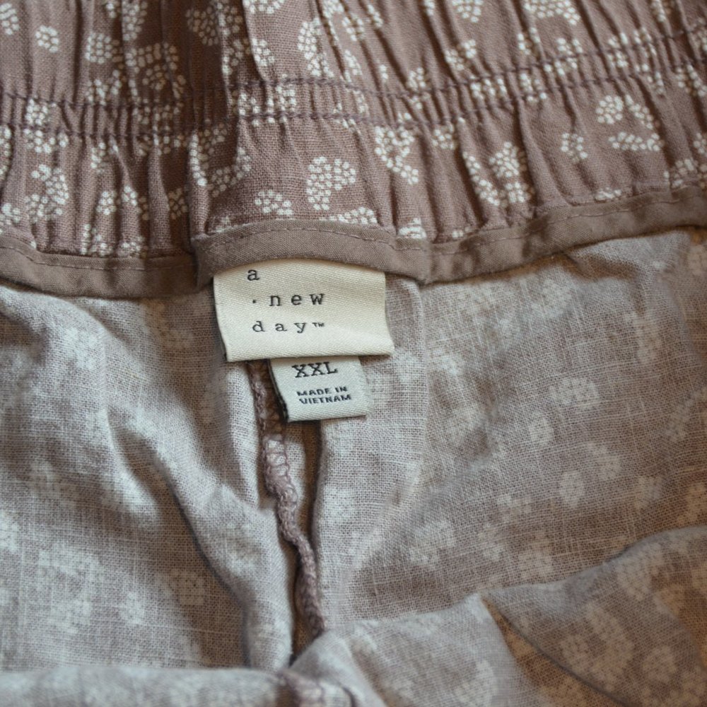 Shorts - Picture 4 of 5